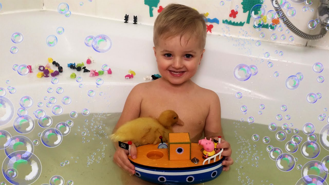 Игра ребенок в ванне. Кораблик для ванной. Дошкольники в ванной. Дети моются в ванной. Дети играются в ванной.