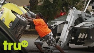 South Beach Tow - Rapping Smart Car Owner Makes Stupid Mistake screenshot 2