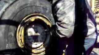 mounting 26.5r25 tire on cat 735 ( 3 piece rim)