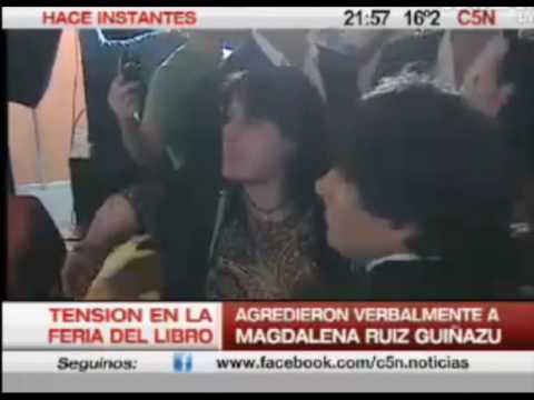 Nuevos incidentes Feria del Libro una persona Increp a Magdalena Ruiz Guiaz,