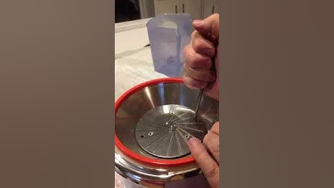 Juicer Blade Removal Method