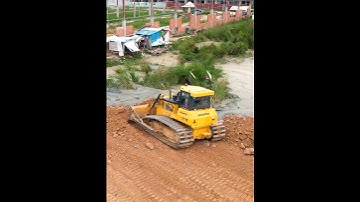 SHANTUI Dozer Operator Processing Pushing Soil
