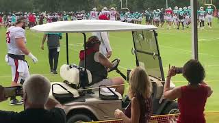 Ryan Jensen appears at practice with leg in a cast ￼ | Tampa Bay Buccaneers 2022 training camp