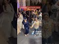 ام فستان ازرق ولعت الفرح