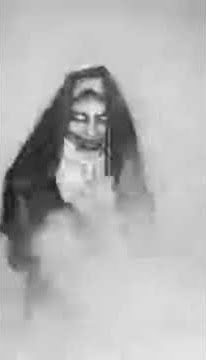 Valak joget wkwkwk 🤣🤣🤣🤣