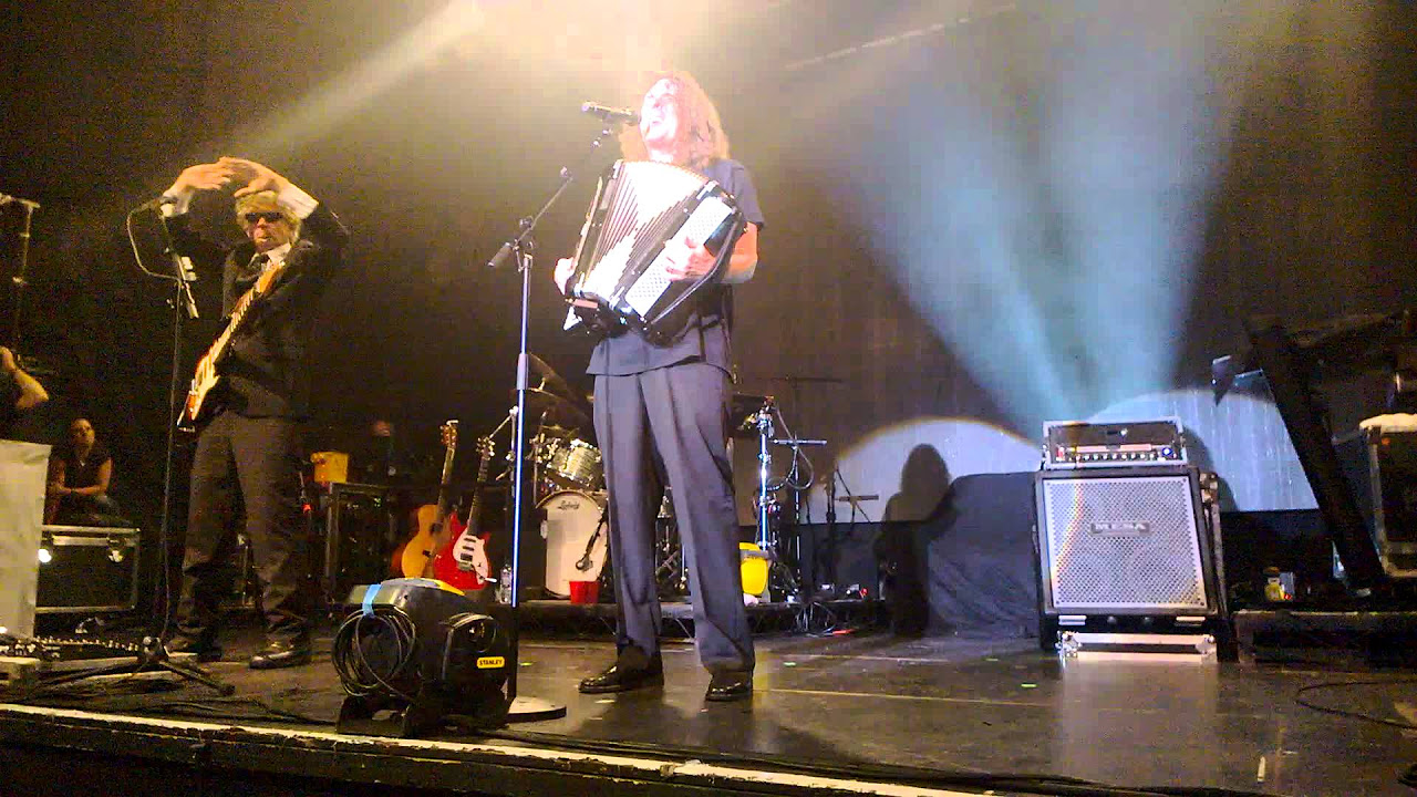 Weird Al: Another One Rides the Bus - Glasgow 2015