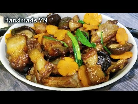 Video: Salad Thịt Heo Nấm Và Mận Khô