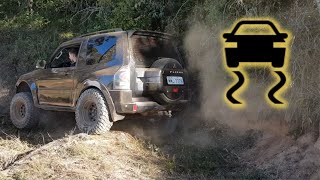 THIS 4WD DOESN'T NEED LOCKERS - MITSUBISHI PAJERO TRACTION CONTROL #offroad
