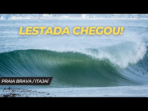 MEU PRIMEIRO SWELL DE OUTONO NA BRAVA (ITAJAÍ) // Busy Surfing...