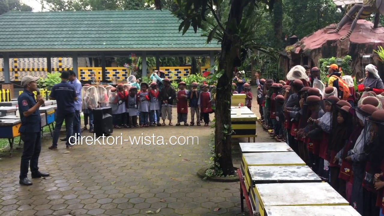 Liburan Di Taman Wisata Lebah Pramuka Cibubur Sekitar Jakarta Indonesia Southeast Asia Travel Trip Liburan Di Taman Wisata Lebah Pramuka Cibubur Sekitar Jakarta Indonesia Southeast Asia Travel Trip