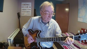 Flat-wound vs round-wound strings.