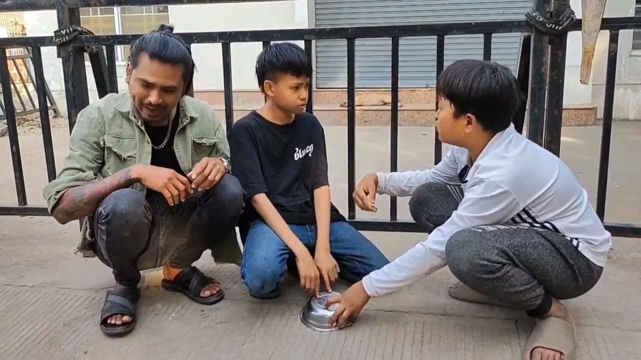 ခွေးချီးကို 5 သောင်းနဲ့ဝယ်တဲ့လူ 😂😂😂 #KyawThihaOffical #KyawThiha