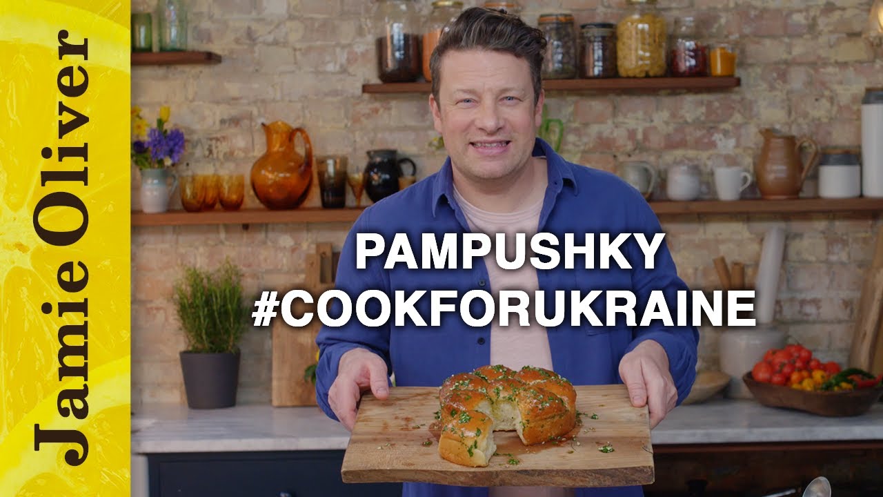 Jamie Oliver cooks up a Pampushky for #CookForUkraine 