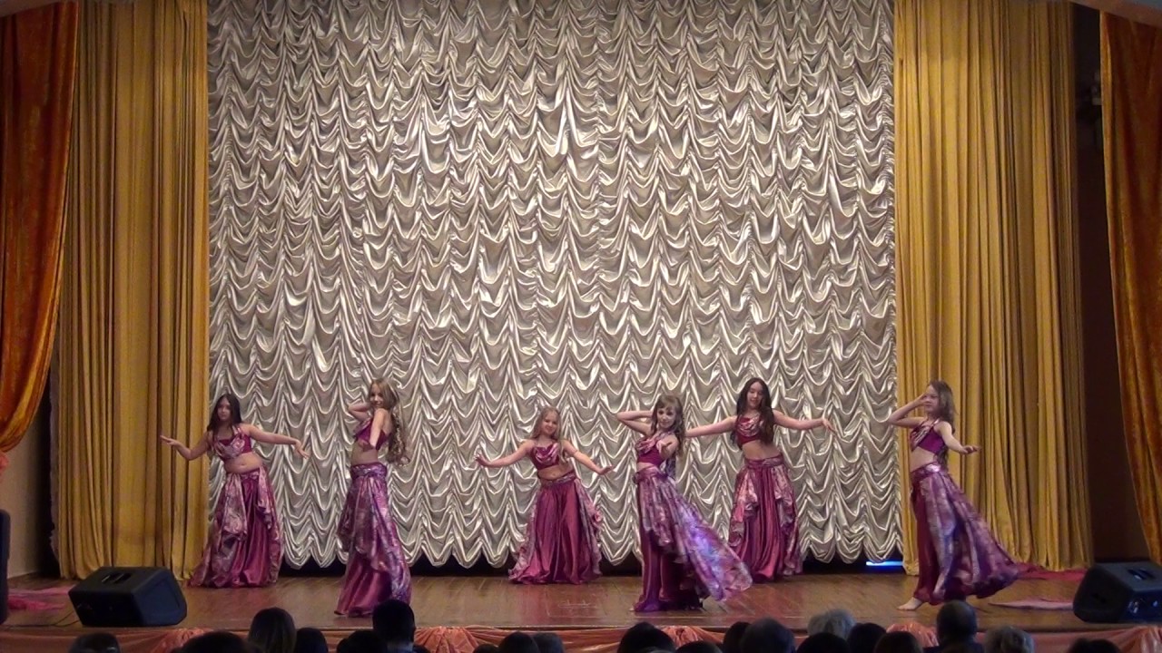 Детская конкурсная группа студии Восточного танца "Шахерезада" с танцем ...