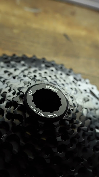 Check out the KMC React Cassette! Build for performance and durability. 🔥🙌🏽 #chain #kmcchain #kmc