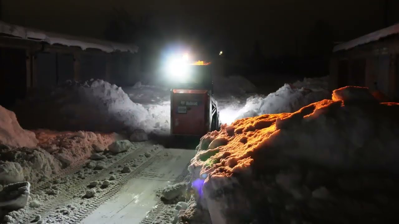 Bobcat S70 Snow Removal: One Good Man Clears 35 Garages in Radviliškis