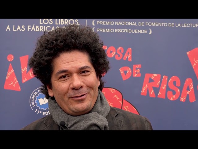 Juan Pablo Villalobos  en «Los libros, a las fábricas»