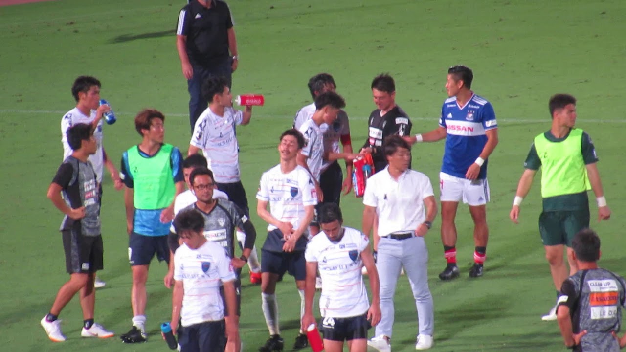 天皇杯 中村俊輔試合終了後 栗原勇蔵と談笑 Youtube