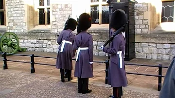 Come si chiamano le guardie della Torre di Londra?