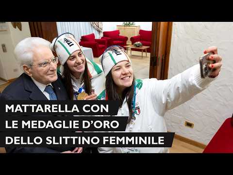 Video Mattarella con le medaglie d'oro di slittino femminile
