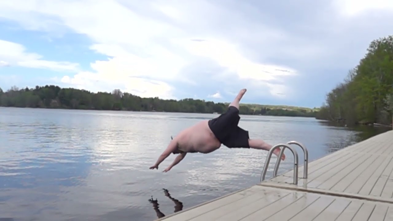 Epic Dock Dive in Slow Motion - 1000FPS Water Splash Sony RX100 VII 💦🤣