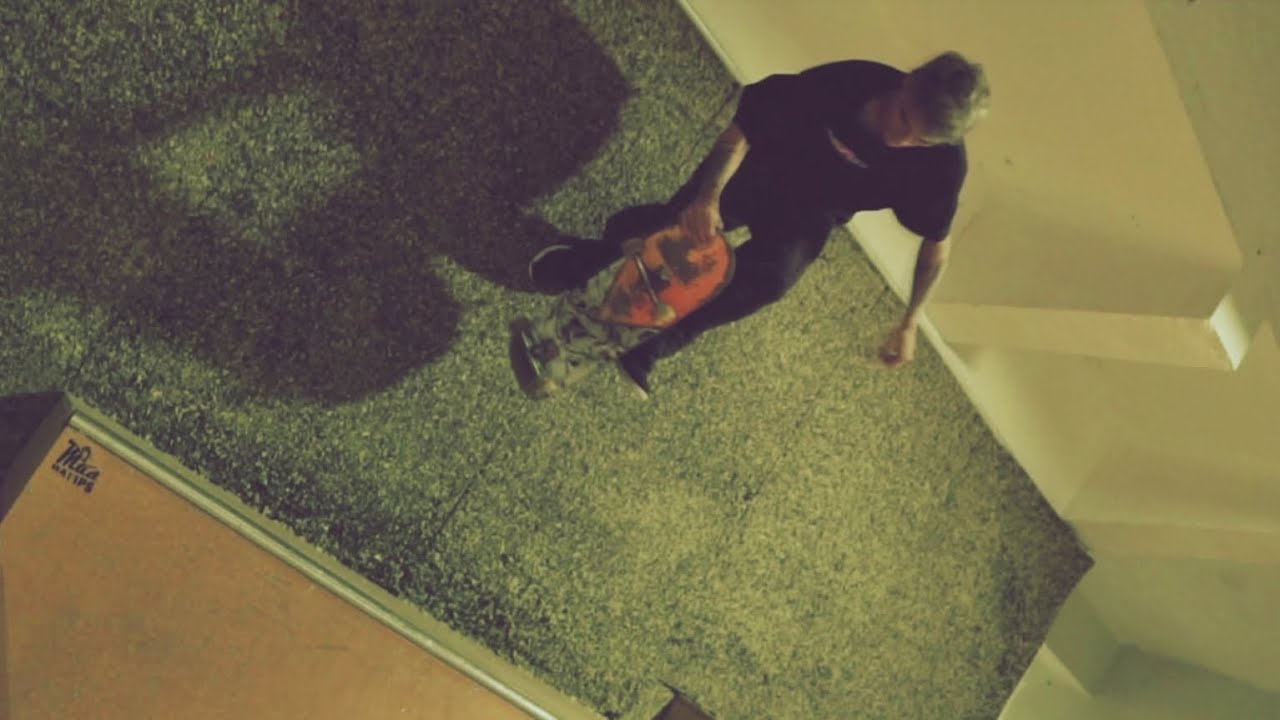 Barsinë - Carne y Hueso (Videoclip Oficial)