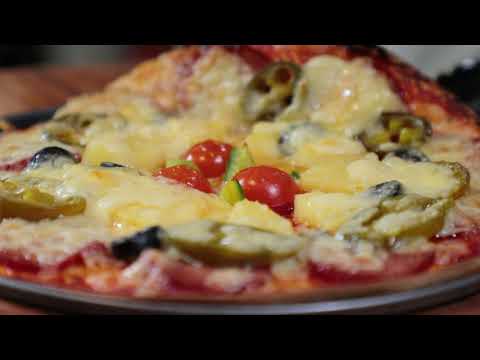 <strong>How</strong> <strong>to</strong> <strong>make</strong> delicious salami sausage <strong>tortilla</strong> pizza with pineapple/살라미소세지 또띠아 피자 만드는 방법