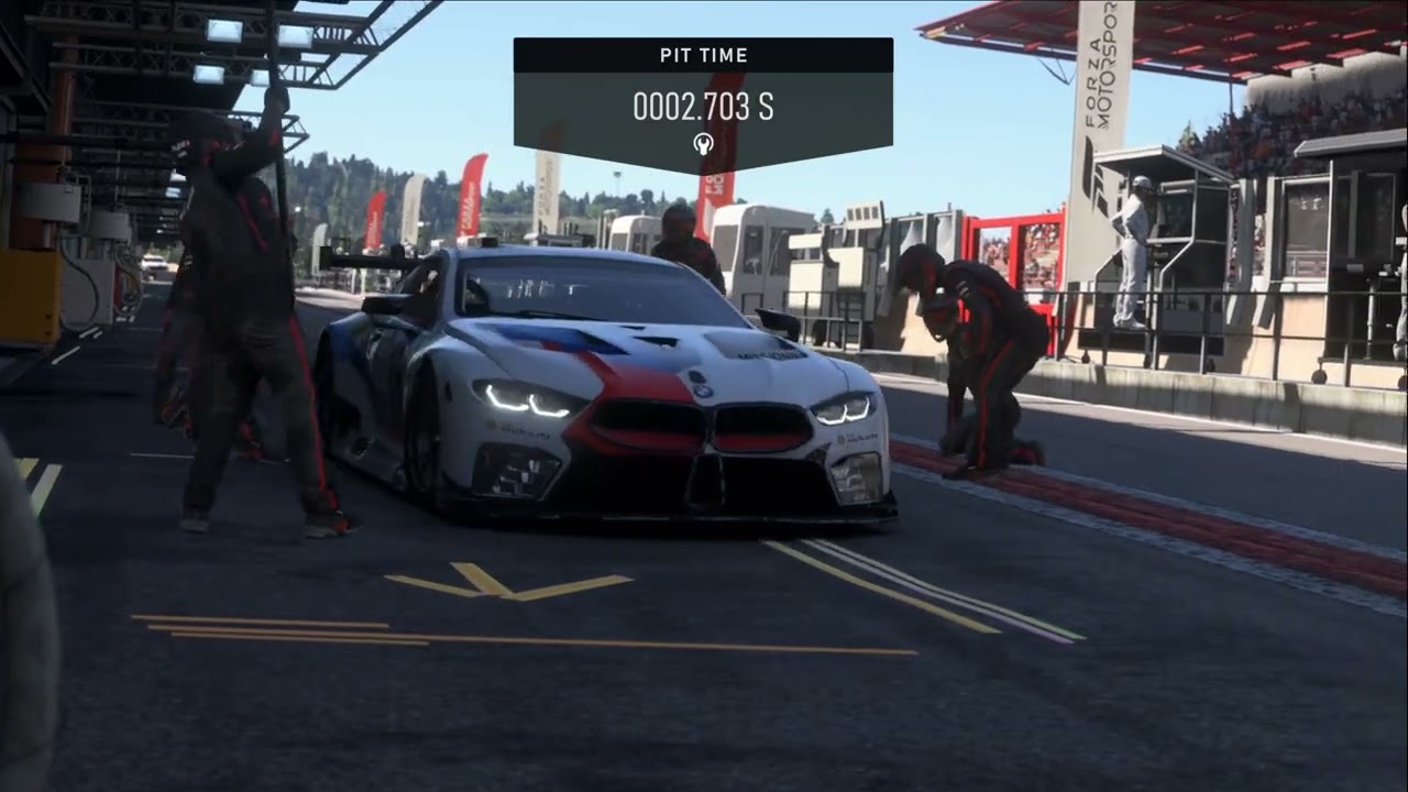 Forza Motorsport: A rare clean E class lobby