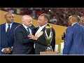 لقطة عتاب رئيس النادي الاهلي الكابتين محمود الخطيب لرئيس الكاف ورئيس الفيفا قبل تسليم الكأس للوداد نجومي