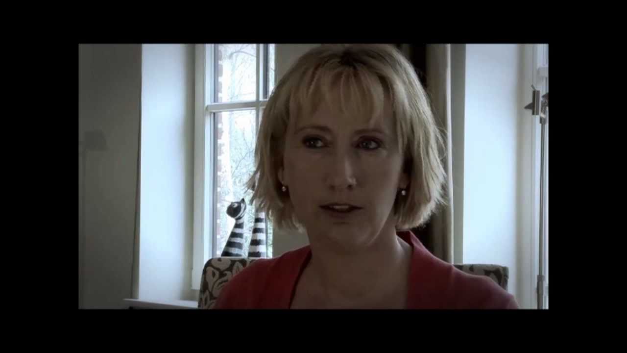 Simone van der Vlugt over "In mijn dromen" - YouTube