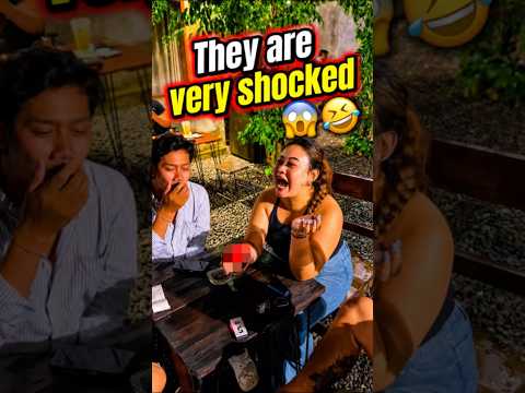 they are very shocked 😱🤣 #closeupmagic #streetmagic