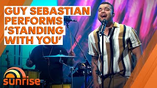 Guy Sebastian - Standing With You (Live on Sunrise 2020) | 7NEWS Australia Resimi