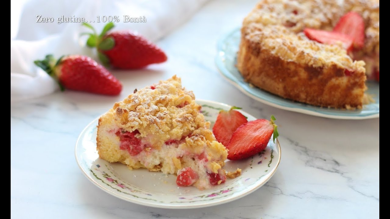 Sbriciolata ripiena di crema allo yogurt e fragole. Ricetta facile