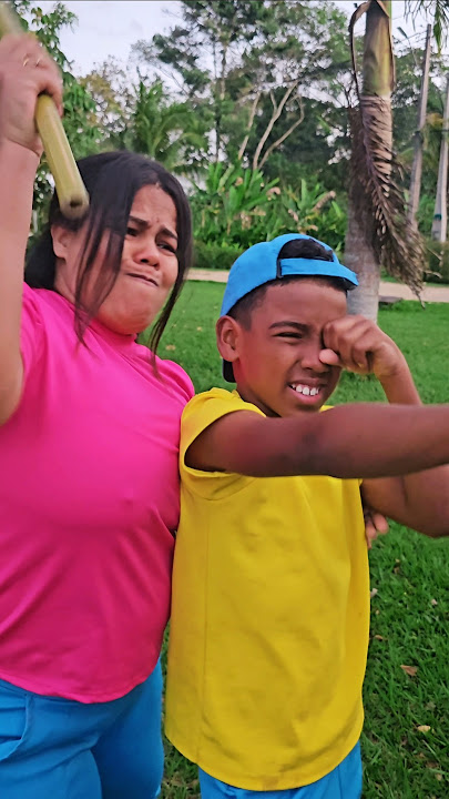 Download lagu Mother saves son from tiger bite 😰😱😭🐅🐯