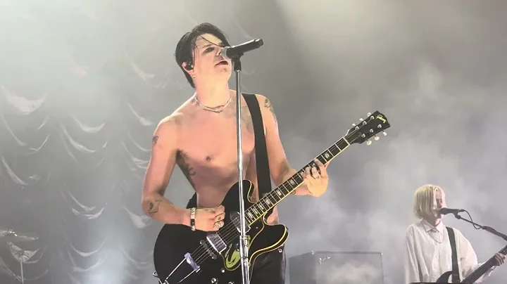 YUNGBLUD - Zombie (Live) 4K