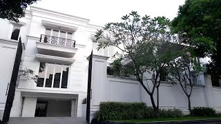 DIJUAL RUMAH MEWAH (BRAND NEW MODERN CLASSIC HOUSE - POSISI HOOK) PONDOK INDAH JAKARTA SELATAN.