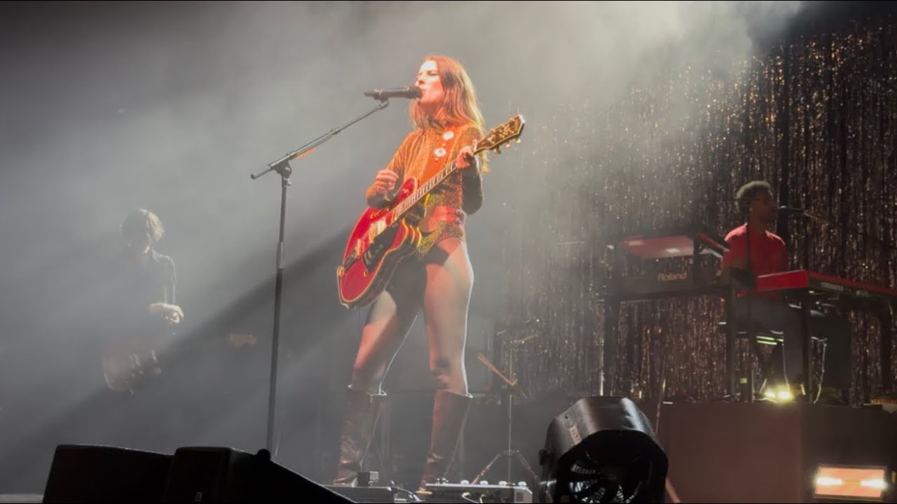Wolf Alice (Live) - How Can I Make It OK? (Los Angeles, CA - The Wiltern) (10/13/2025)