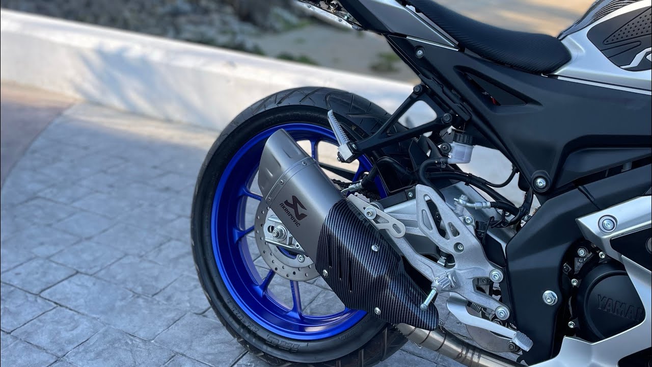 R15m akrapovic sound - YouTube