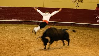 Men jumping over a charging bull - Recortadores Resimi