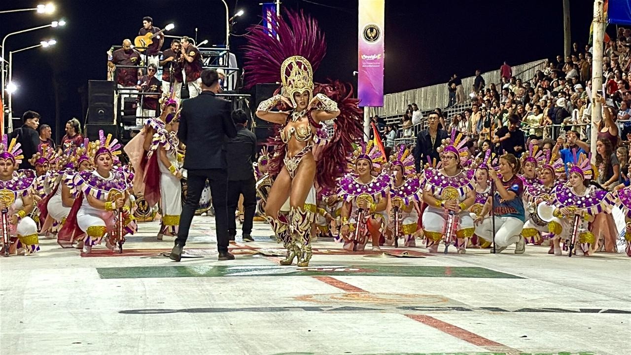 Comparsa Bella Samba 2026 - Cuarta Noche - Show de batería Eterna Guerrera - Reina Daiana Varela