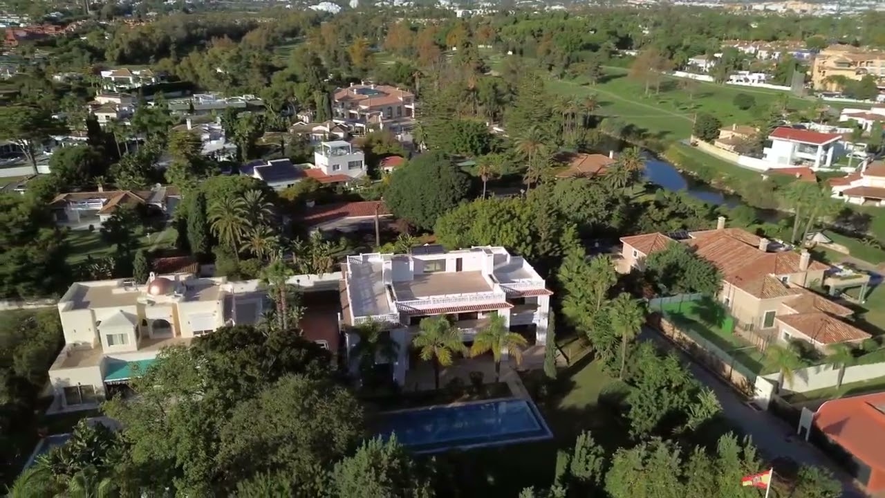 Luxury new built villa just 100 m from the beach in Guadalmina/Casasola betw. Marbella and Estepona 