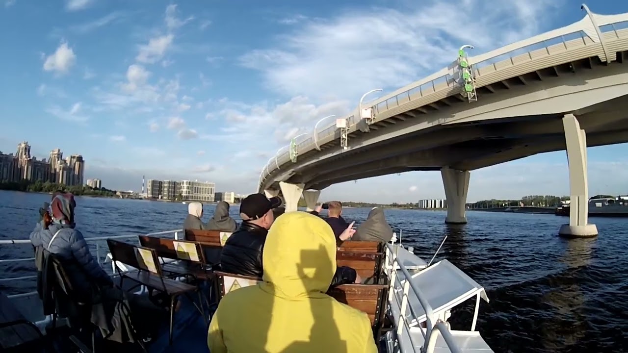 Санкт-Петербург - прогулка по каналам и выход в залив