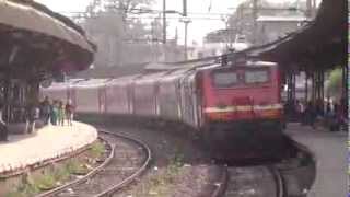02111 MUMBAI LTT-LUCKNOW AC SPECIAL CURVATIOUSLY SKIPPING AMBIVALI INDIAN RAILWAY 02111 MUMBAI LTT-LUCKNOW AC SPECIAL CURVATIOUSLY SKIPPING AMBIVALI INDIAN RAILWAY