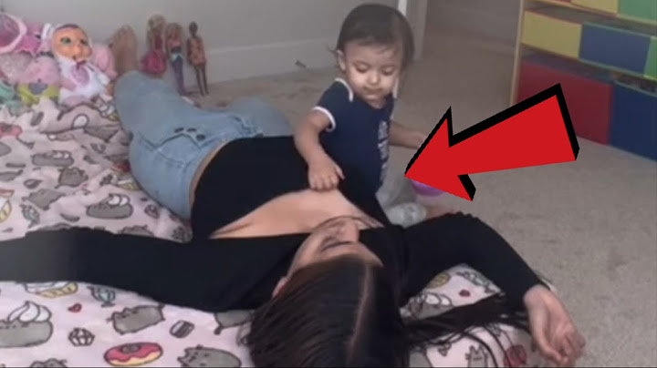 Mama predstierala že je mŕtva. Takúto reakciu však od dieťaťa nečakala!