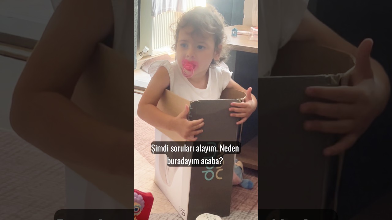 Kutudan Minik Saray Yapan Tatlı Kızın Eğlenceli Halleri! 🏰😍 #shorts