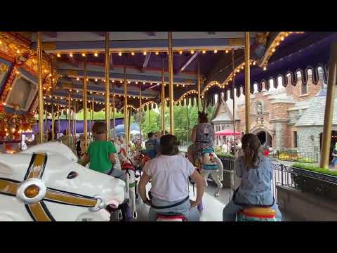 Vídeo: King Arthur Carrousel a Disneyland: coses per saber