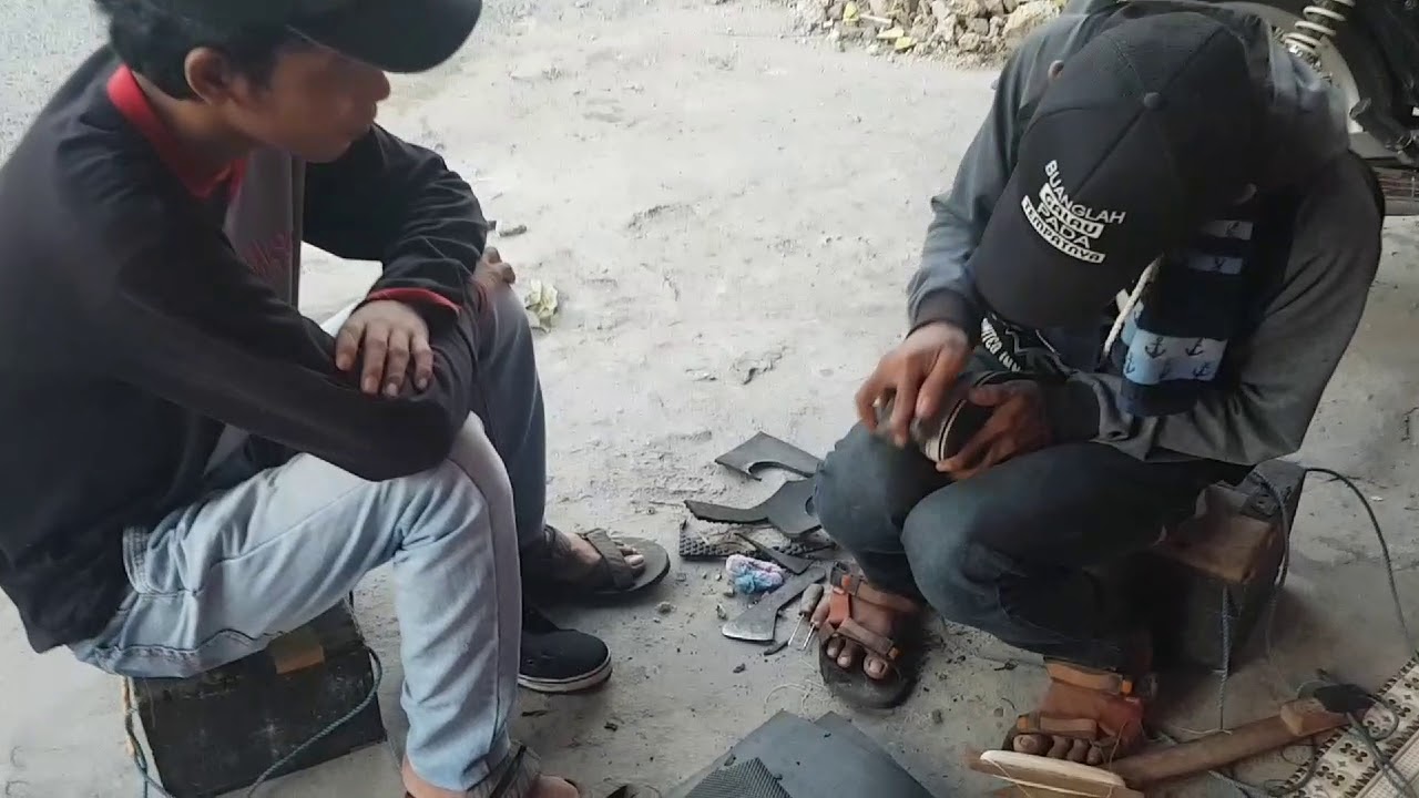 Hasil Jahitan Sepatu ataupun Sendal dari Mas Bagus memang TOP 👍 - Kamis 15 Nov 2018 - YouTube