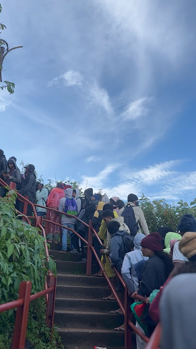 Download lagu හෙලෙ නගින් ඩෝන් පුතා❤️❤️❤️ ජිවිතේ යන්න ආසම තැනක් #sripadaya