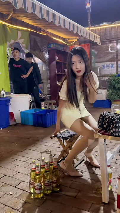 我敬往事一杯酒，不该留你在心头！再敬岁月一杯酒，岁月还我白了头！我把故事酿成酒，与君共饮解千愁！#烧烤 #故事与酒 #大集露营烧烤