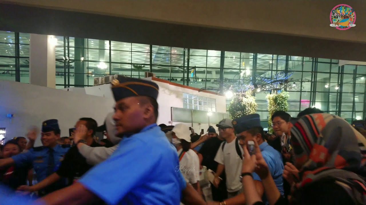 160819 Running Man @ Soekarno Hatta Airport